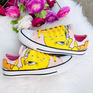 Converse X Looney Tunes Tweety Sneakers